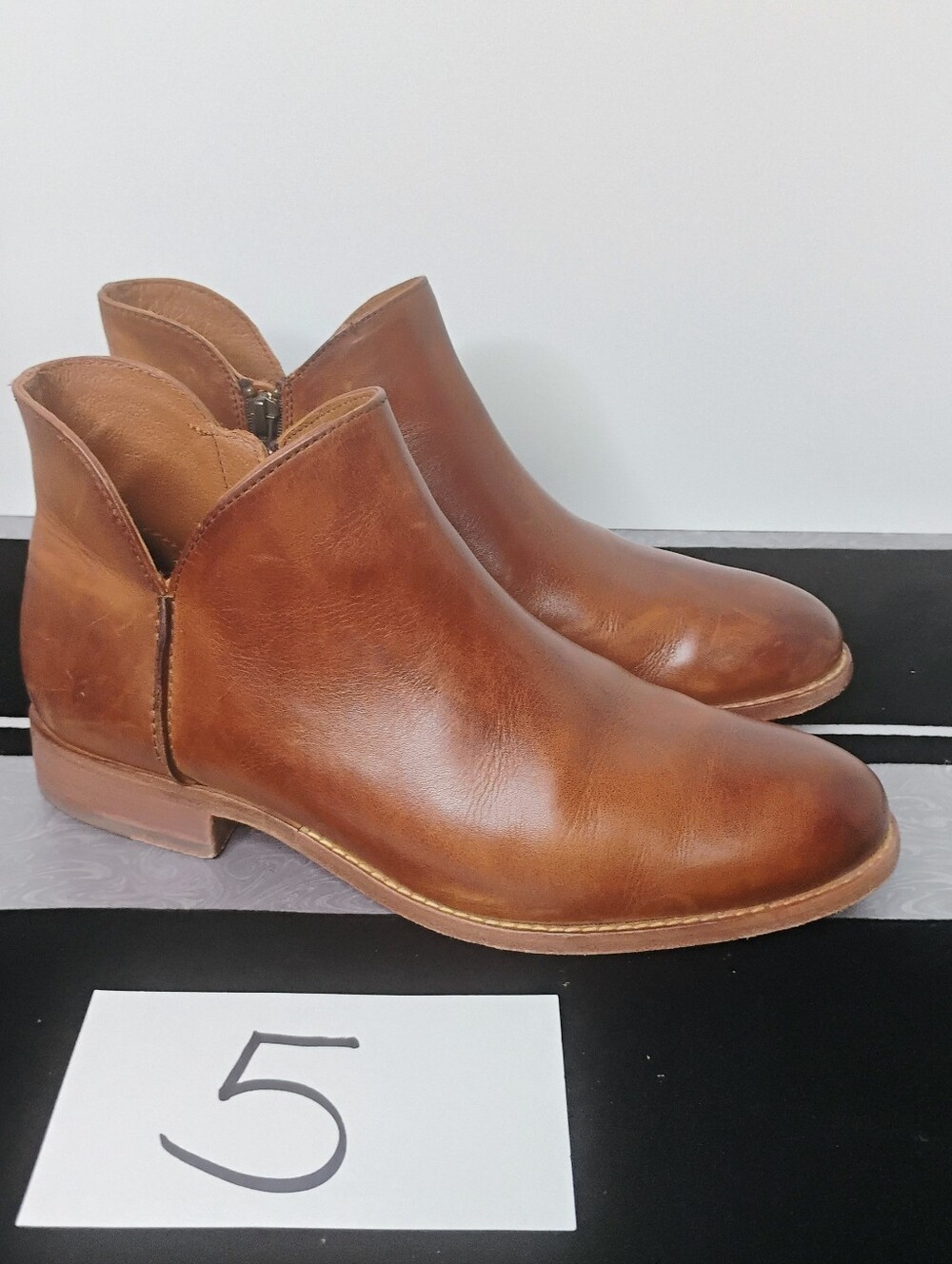 FRYE Women’s Brown Full Grain Soft Leather Melissa Zip Up Bootie 9B